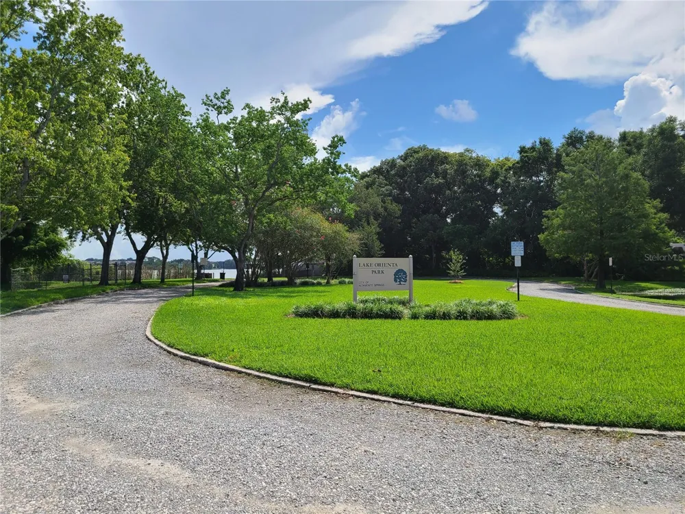 521 FERNWOOD DRIVE Altamonte Springs, FL 32701