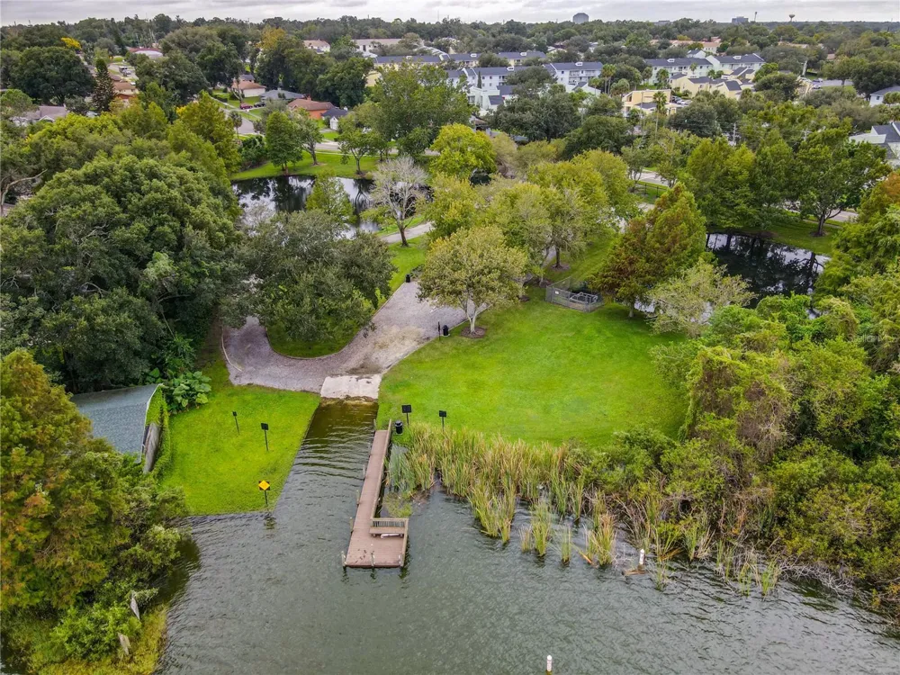 521 FERNWOOD DRIVE Altamonte Springs, FL 32701