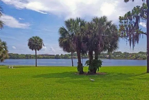 922 LAKE DESTINY ROAD #E Altamonte Springs, FL 32714