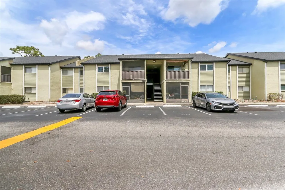 922 LAKE DESTINY ROAD #E Altamonte Springs, FL 32714