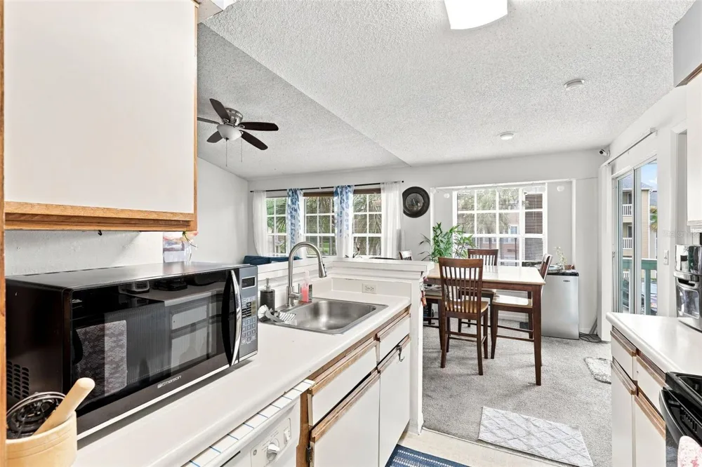 1085 S HIAWASSEE ROAD #523 Orlando, FL 32835