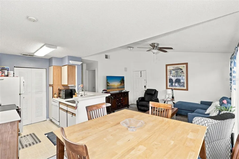 1085 S HIAWASSEE ROAD #523 Orlando, FL 32835