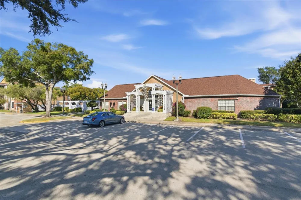 4401 THORNBRIAR LANE #R106 Orlando, FL 32822