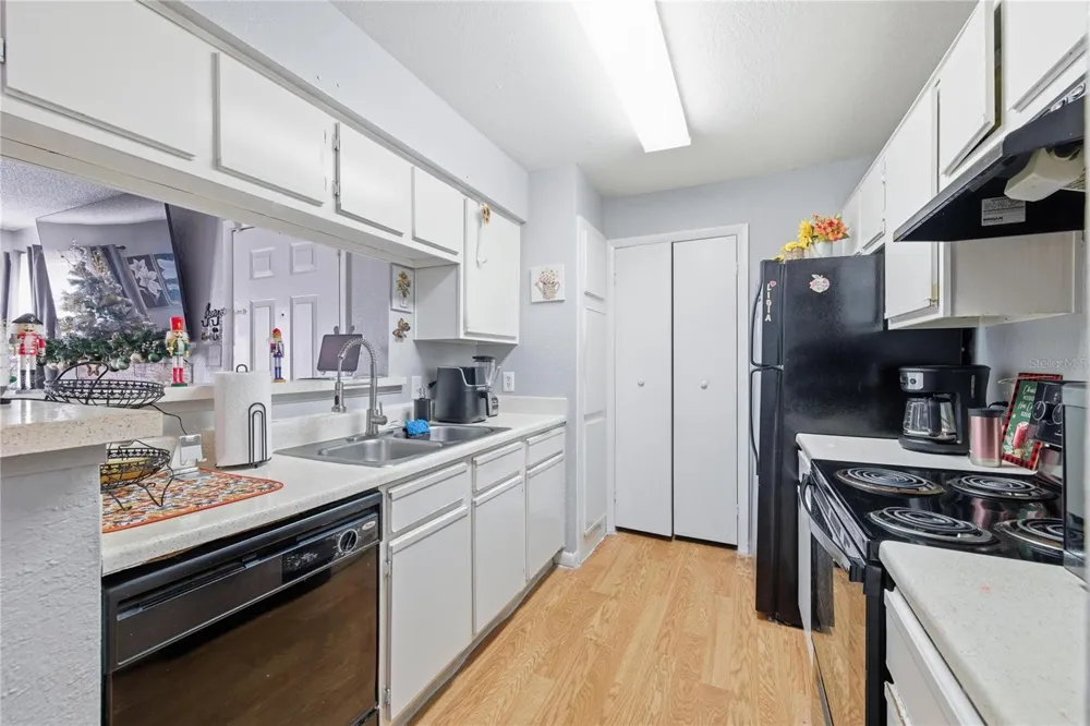 4401 THORNBRIAR LANE #R106 Orlando, FL 32822