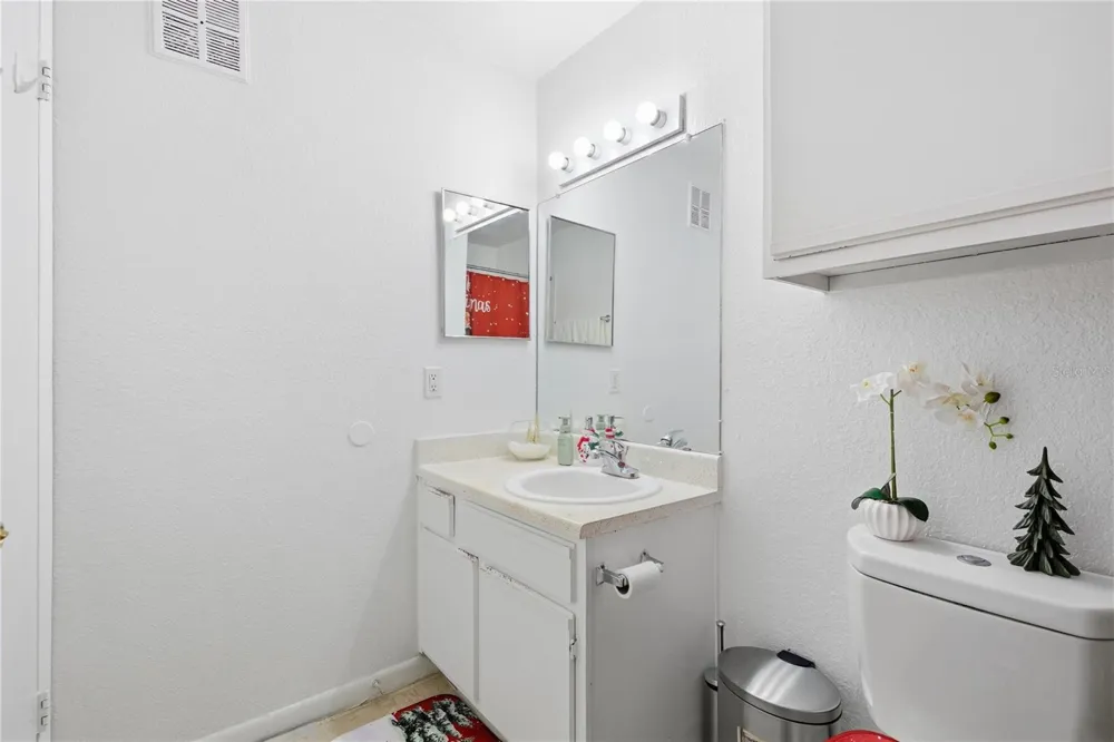 4401 THORNBRIAR LANE #R106 Orlando, FL 32822