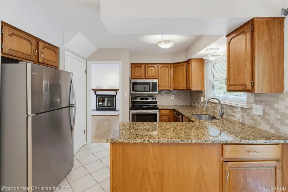 3560 Beach Road Troy City, MI 48084