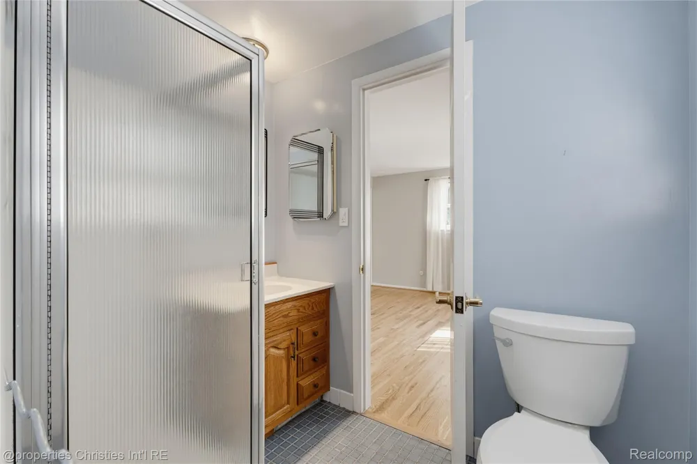 3560 Beach Road Troy City, MI 48084