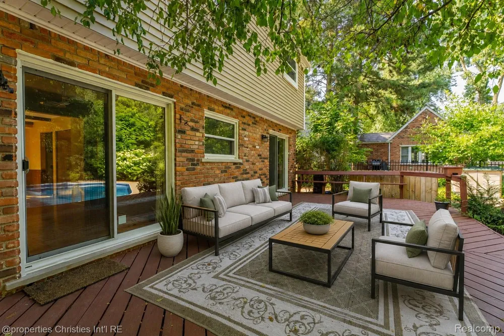 3560 Beach Road Troy City, MI 48084