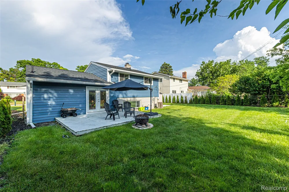 676 Sheffield Road Auburn Hills City, MI 48326