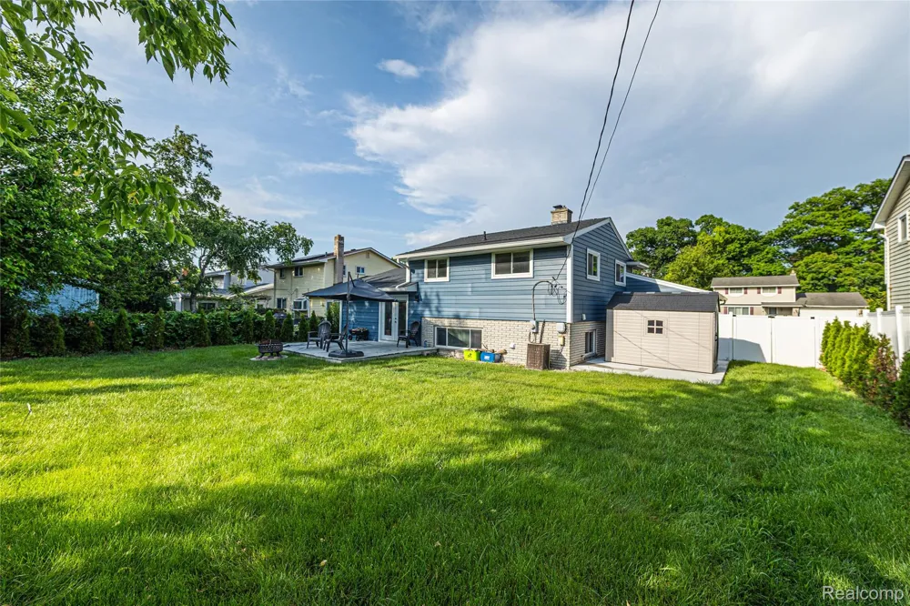 676 Sheffield Road Auburn Hills City, MI 48326