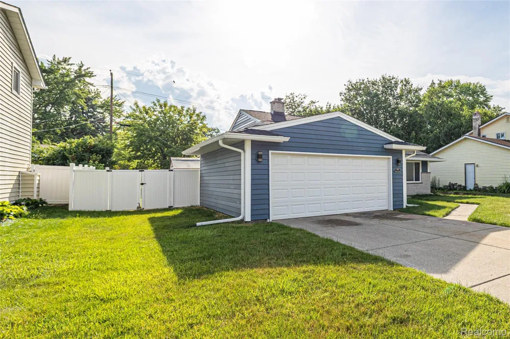 676 Sheffield Road Auburn Hills City, MI 48326