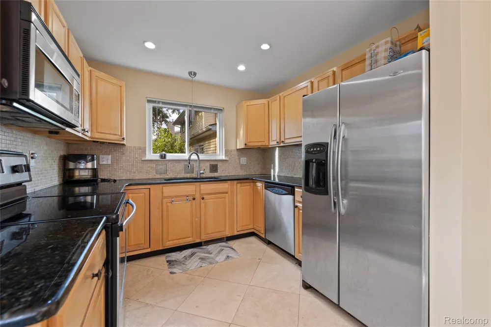676 Sheffield Road Auburn Hills City, MI 48326