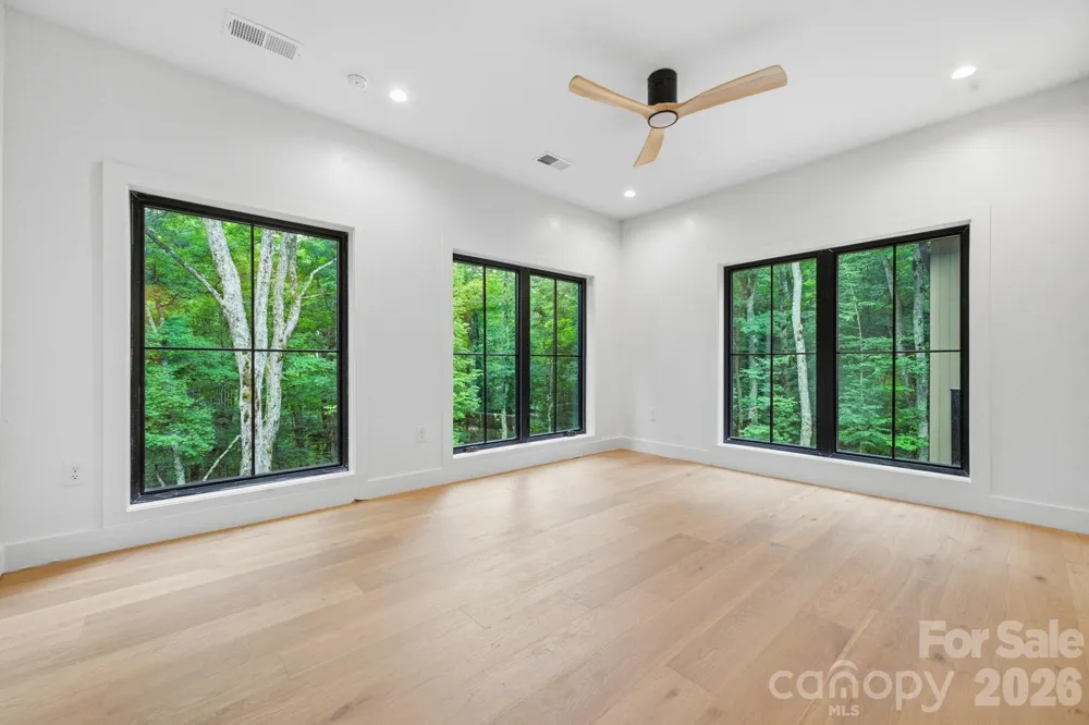 519 Rock Spring Circle Sugar Mountain, NC 28604