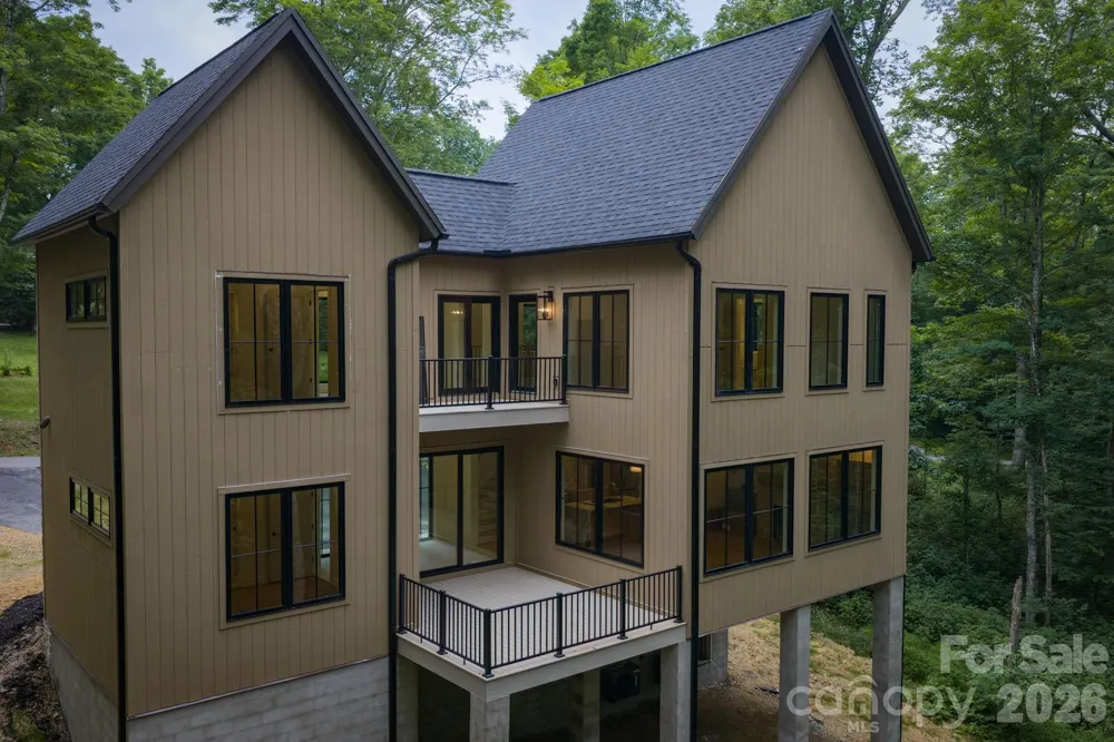 519 Rock Spring Circle Sugar Mountain, NC 28604