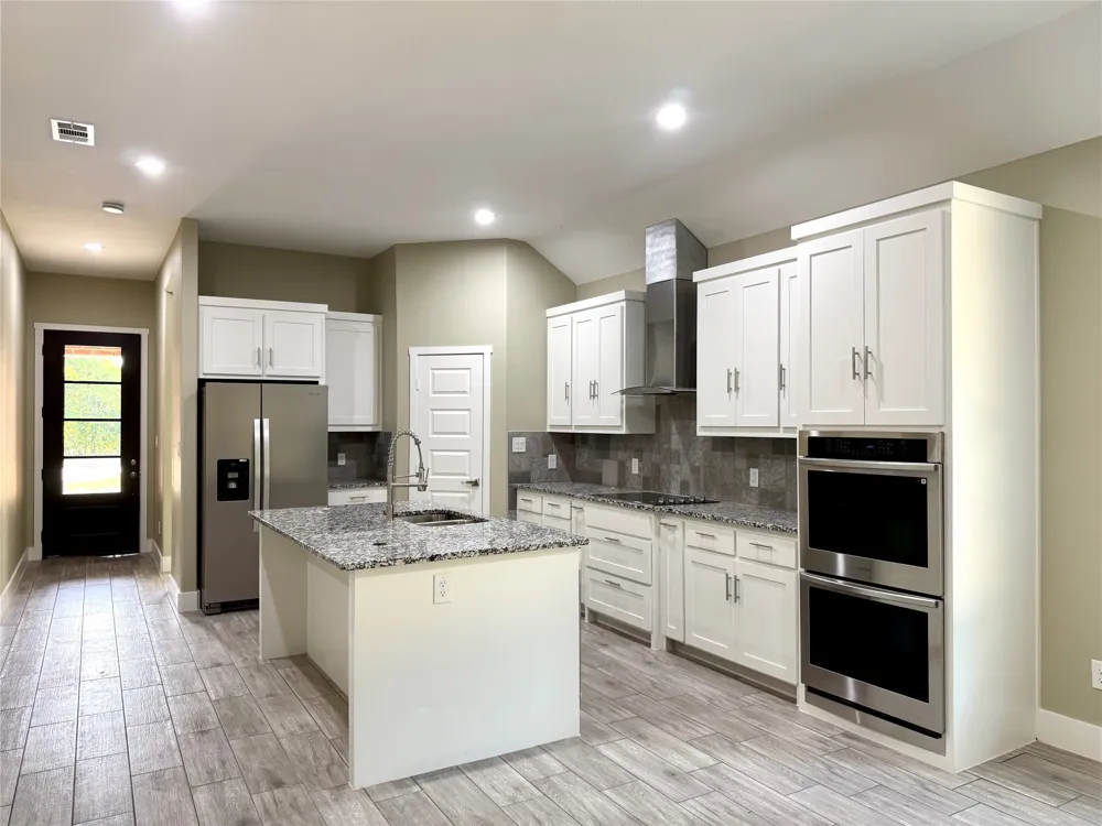 1093 Oak Ridge Drive Oak Ridge, TX 75160
