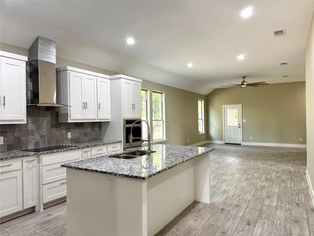 1093 Oak Ridge Drive Oak Ridge, TX 75160