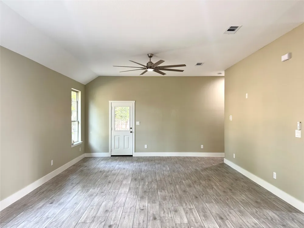 1093 Oak Ridge Drive Oak Ridge, TX 75160