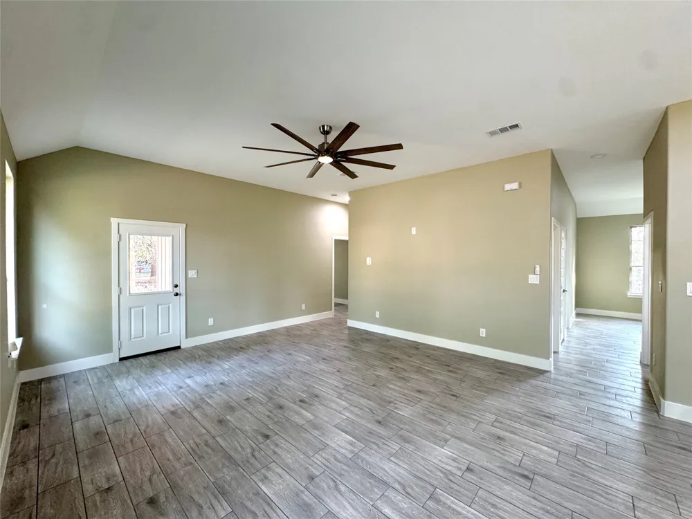 1093 Oak Ridge Drive Oak Ridge, TX 75160