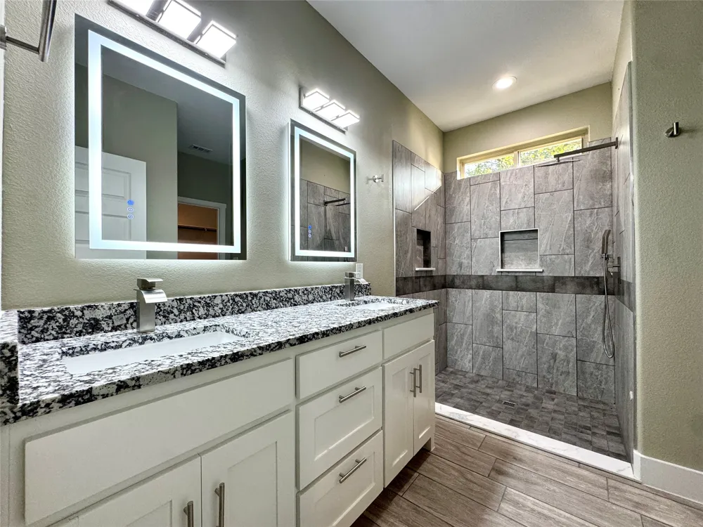1093 Oak Ridge Drive Oak Ridge, TX 75160
