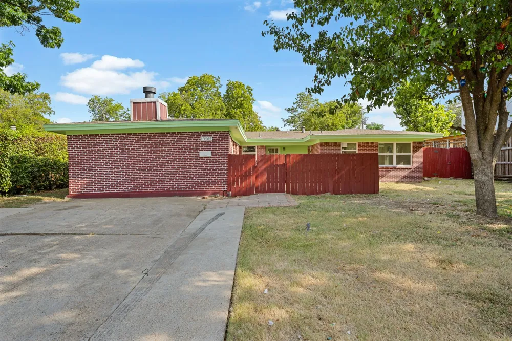 13545 Flagstone Lane Dallas, TX 75240