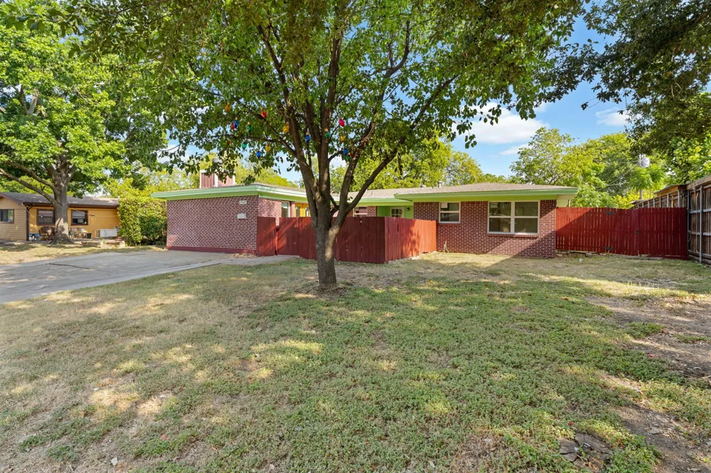 13545 Flagstone Lane Dallas, TX 75240