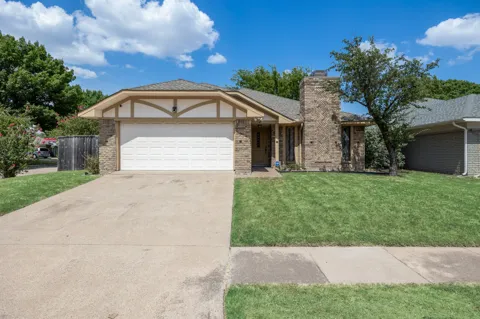 3217 Laurel Oaks Court
