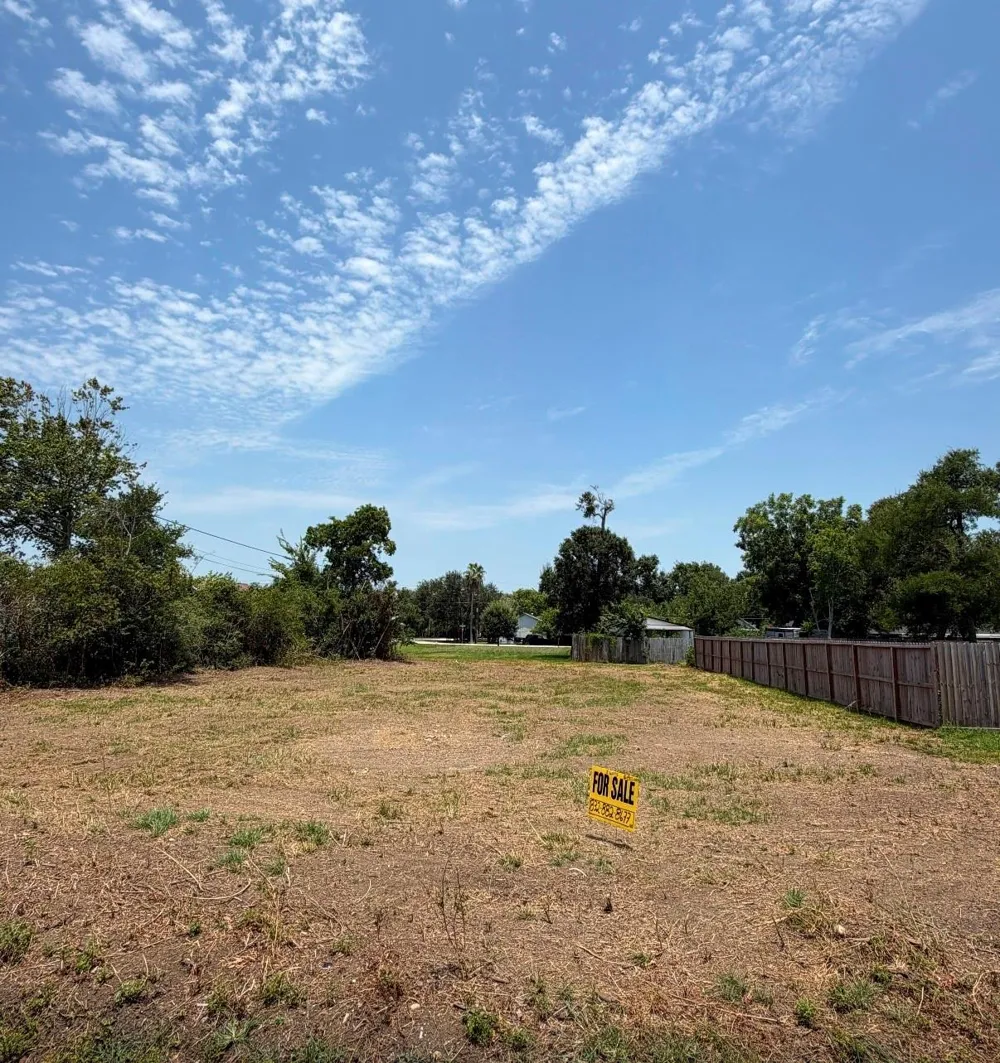 2110 Parkview Ln La Porte, TX 77571