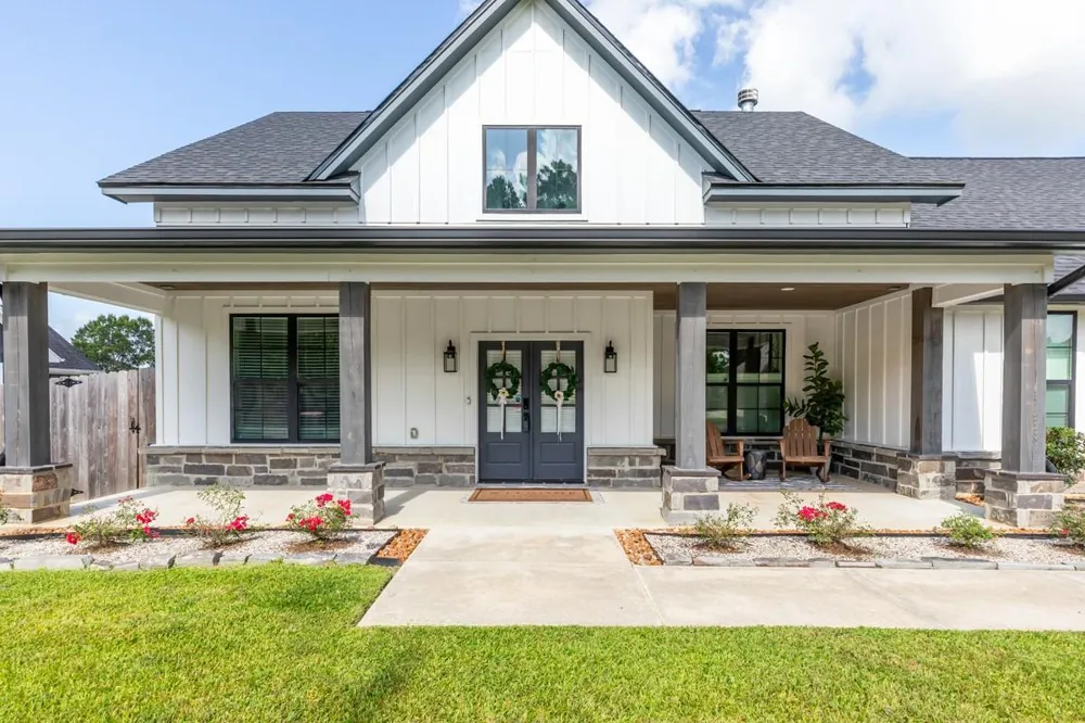 670 Dayna Lane Sour Lake, TX 77659