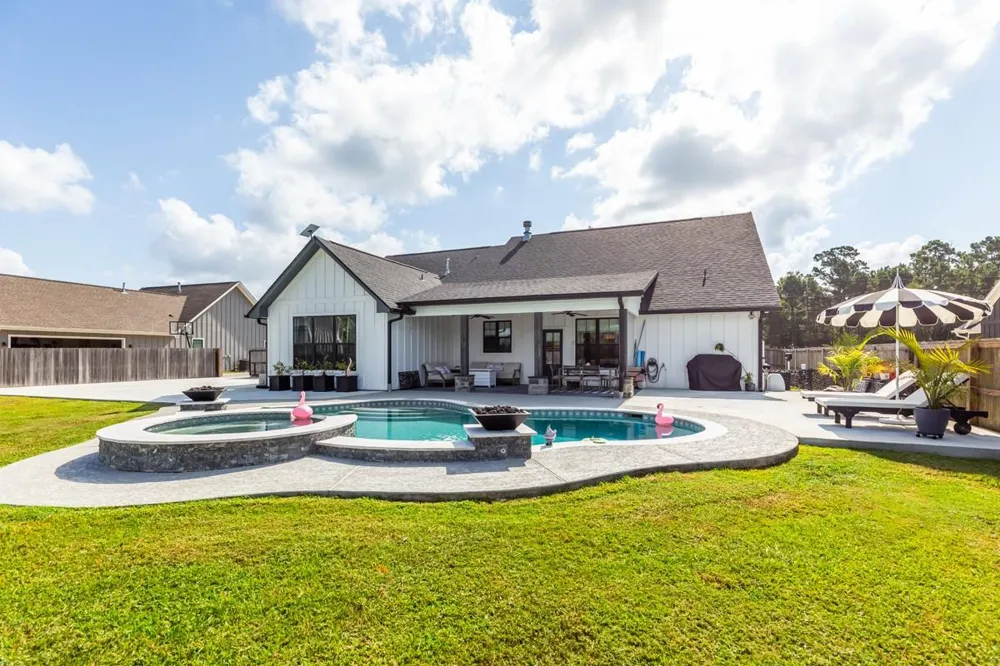 670 Dayna Lane Sour Lake, TX 77659