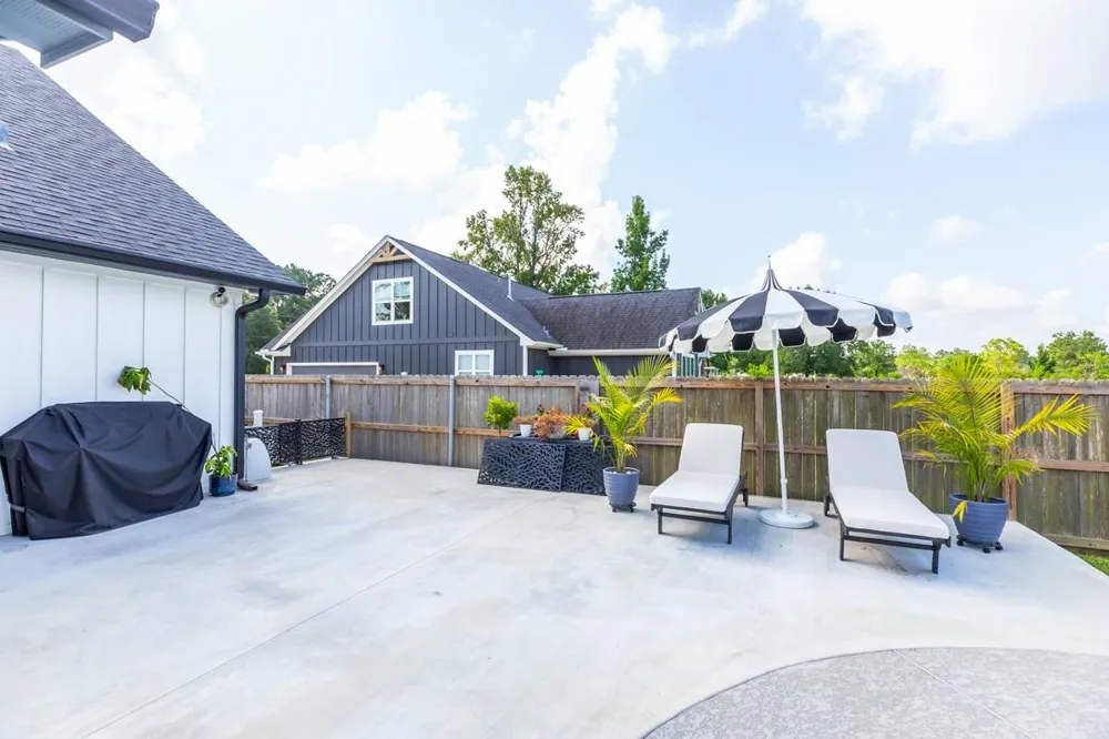 670 Dayna Lane Sour Lake, TX 77659