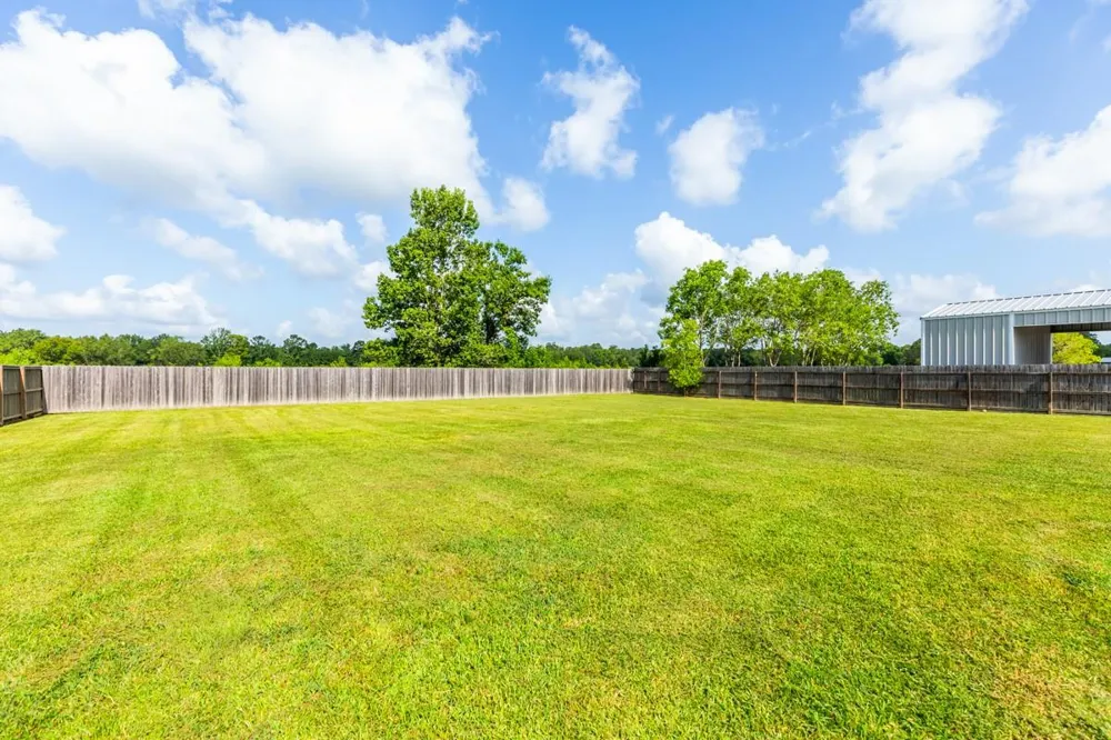 670 Dayna Lane Sour Lake, TX 77659