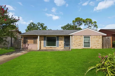 11011 Carlton Drive