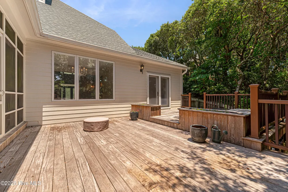 573 Coral Ridge Road Pine Knoll Shores, NC 28512