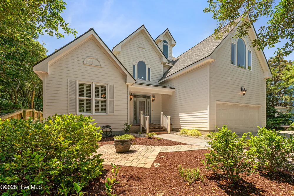 573 Coral Ridge Road Pine Knoll Shores, NC 28512