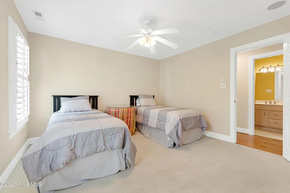 573 Coral Ridge Road Pine Knoll Shores, NC 28512