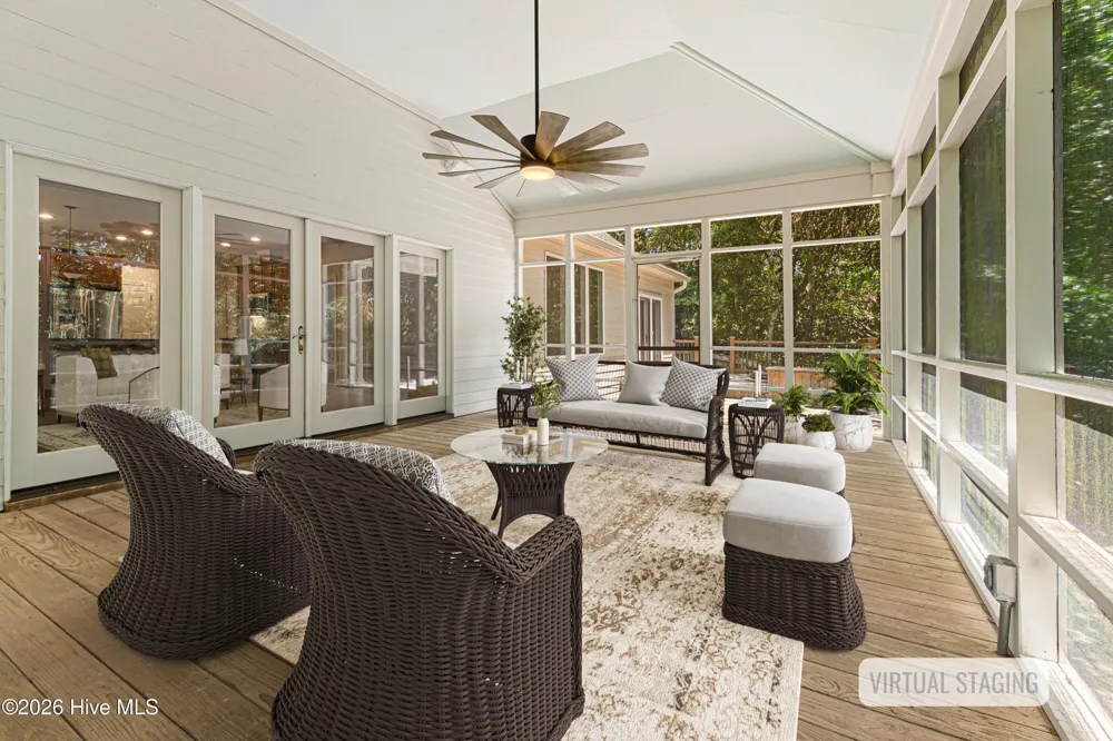 573 Coral Ridge Road Pine Knoll Shores, NC 28512