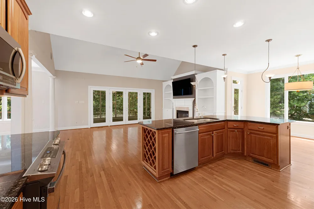 573 Coral Ridge Road Pine Knoll Shores, NC 28512