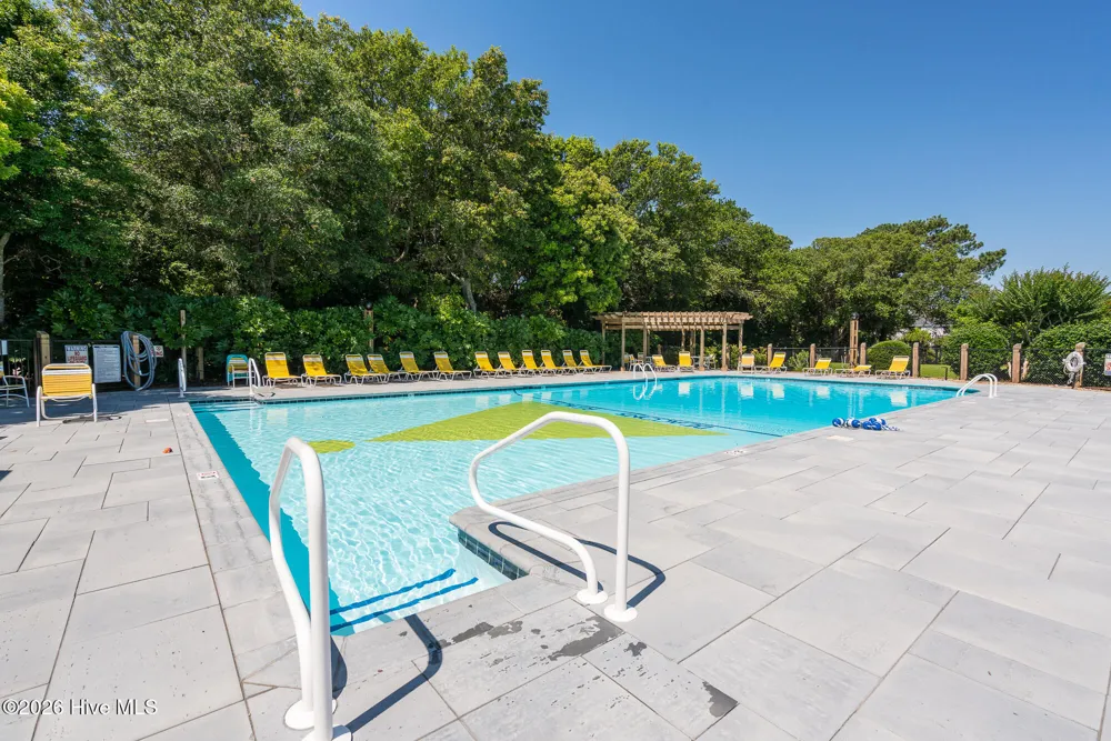 573 Coral Ridge Road Pine Knoll Shores, NC 28512