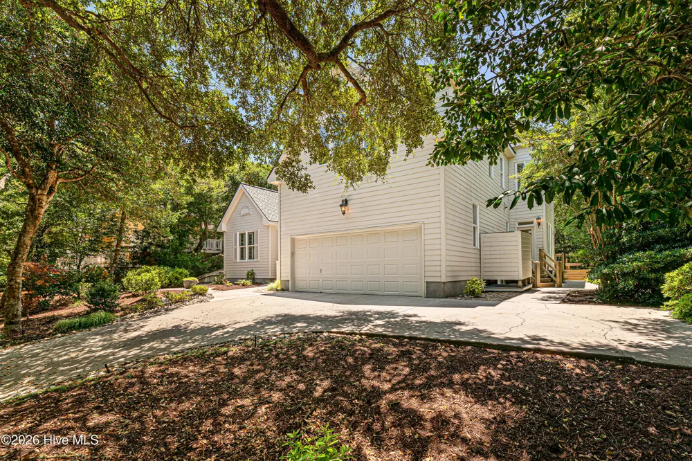 573 Coral Ridge Road Pine Knoll Shores, NC 28512
