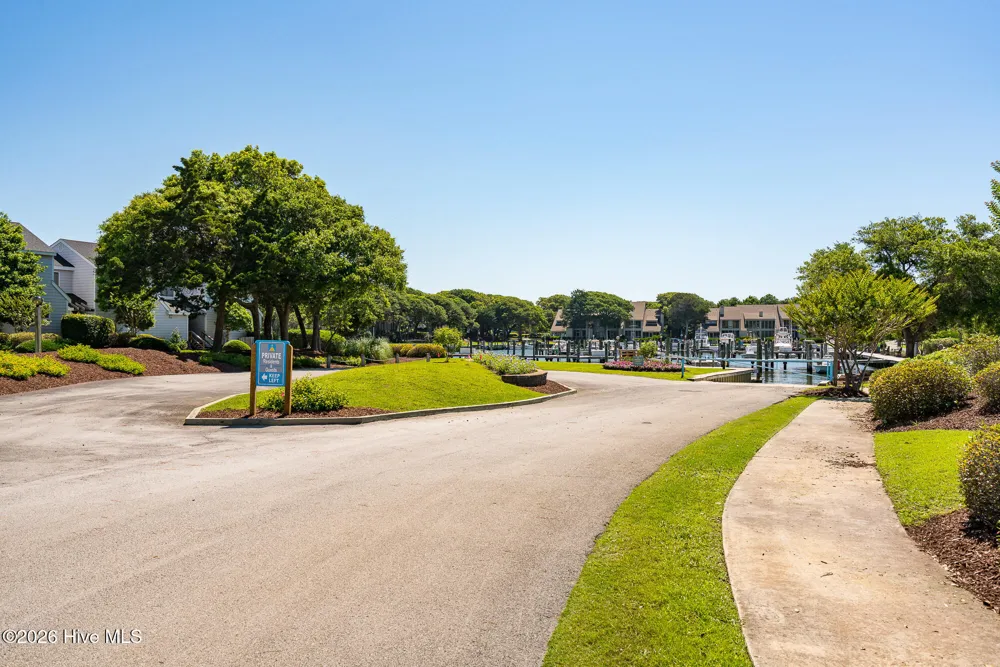 573 Coral Ridge Road Pine Knoll Shores, NC 28512
