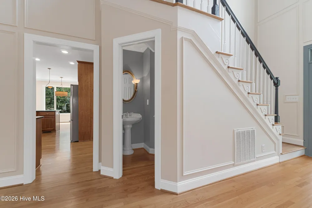 573 Coral Ridge Road Pine Knoll Shores, NC 28512