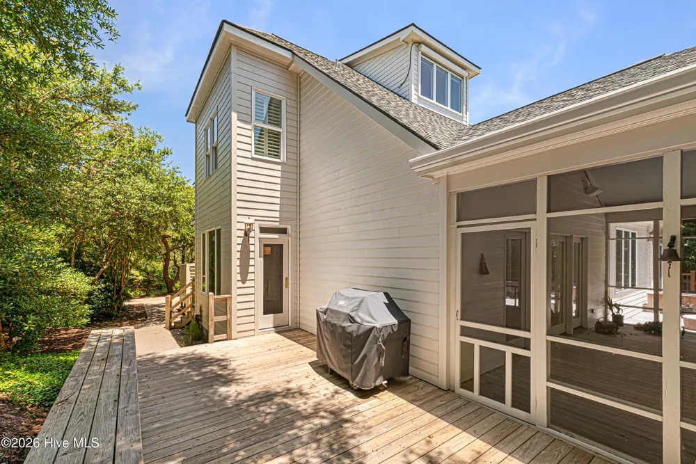 573 Coral Ridge Road Pine Knoll Shores, NC 28512