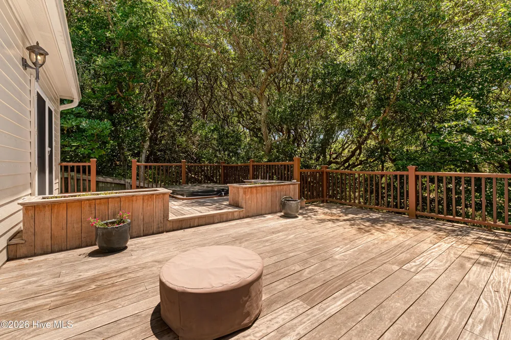 573 Coral Ridge Road Pine Knoll Shores, NC 28512