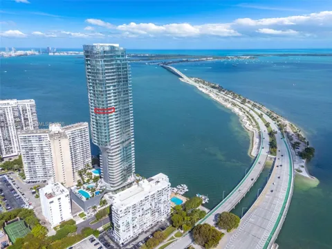 175 SE 25 RD #3003