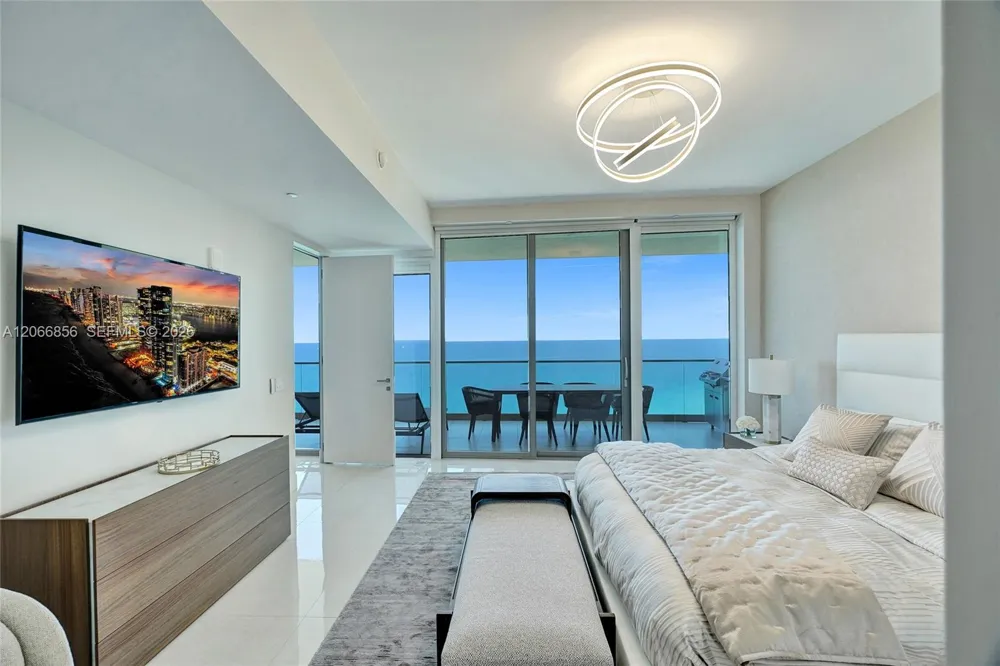 18975 Collins Ave #2303 Sunny Isles Beach, FL 33160