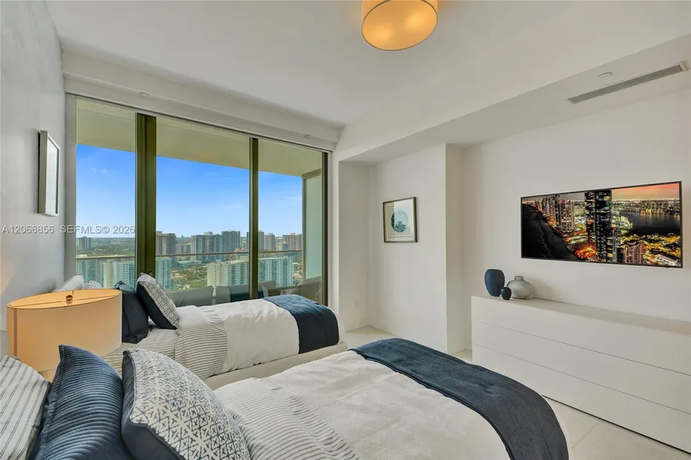 18975 Collins Ave #2303 Sunny Isles Beach, FL 33160