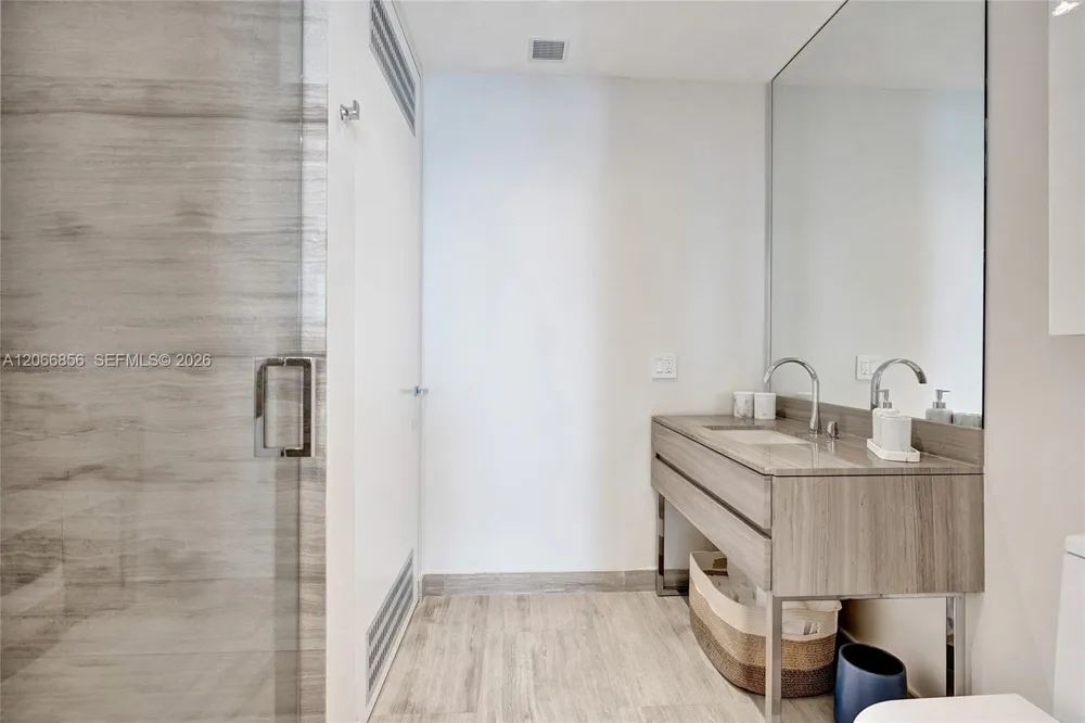 18975 Collins Ave #2303 Sunny Isles Beach, FL 33160