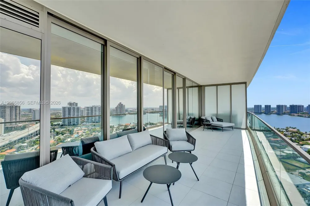 18975 Collins Ave #2303 Sunny Isles Beach, FL 33160