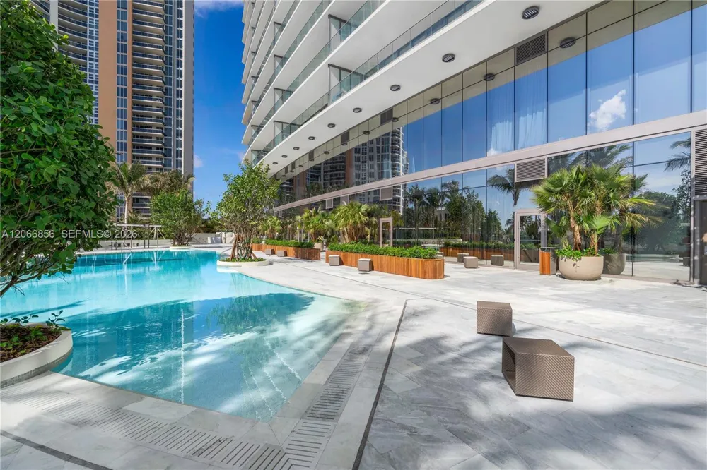 18975 Collins Ave #2303 Sunny Isles Beach, FL 33160
