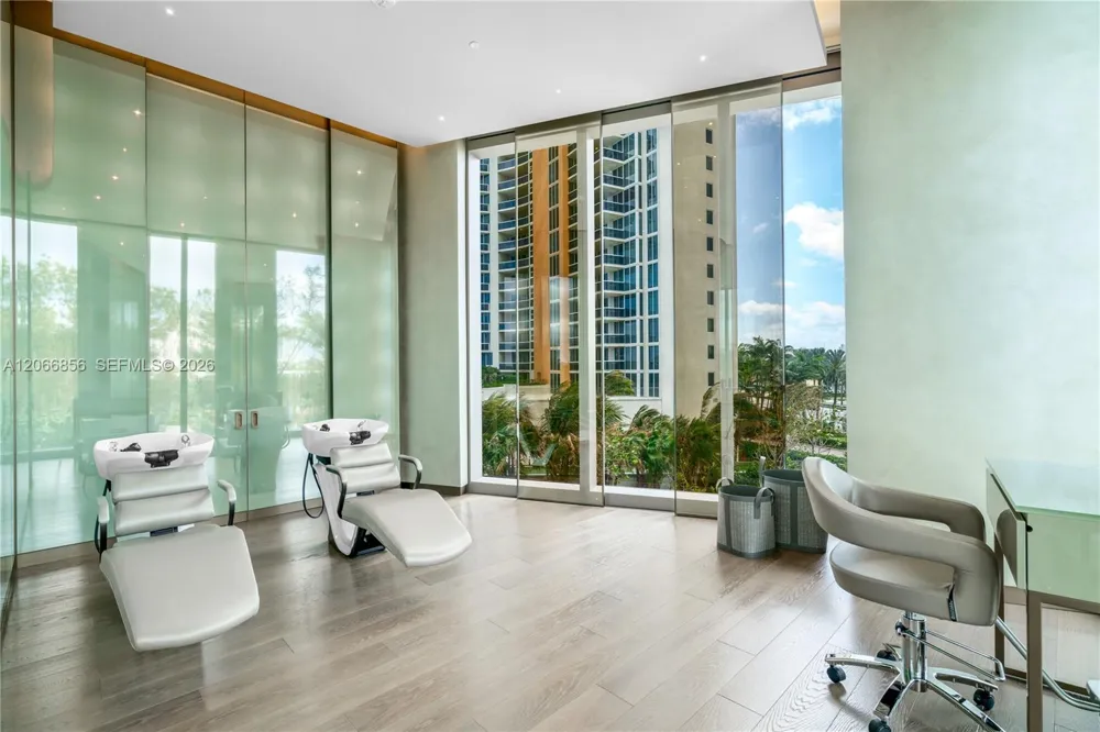 18975 Collins Ave #2303 Sunny Isles Beach, FL 33160